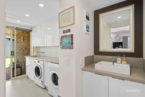 Property photo of 2 Marcel Place Wellington Point QLD 4160