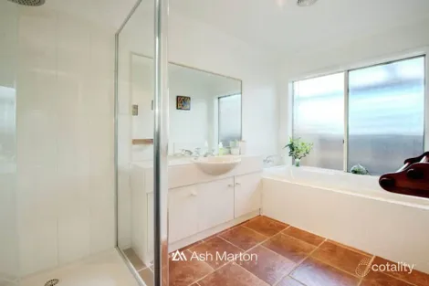 Property photo of 9 Shane Court Carrum Downs VIC 3201