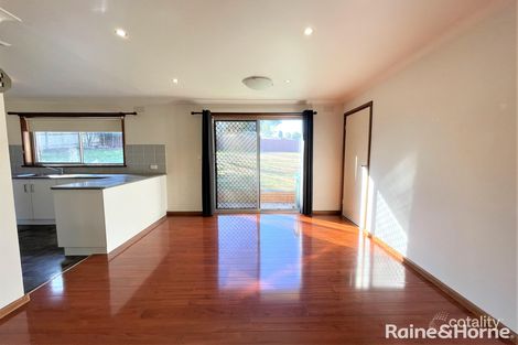 Property photo of 93 Simkin Crescent Kooringal NSW 2650