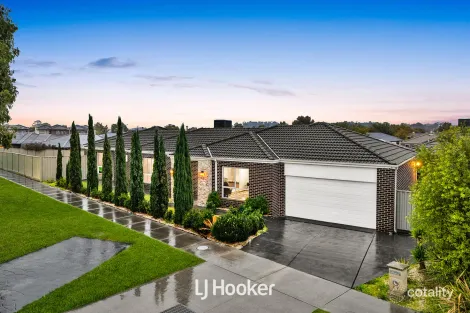 102 Linsell Bvd, Cranbourne East, VIC 3977