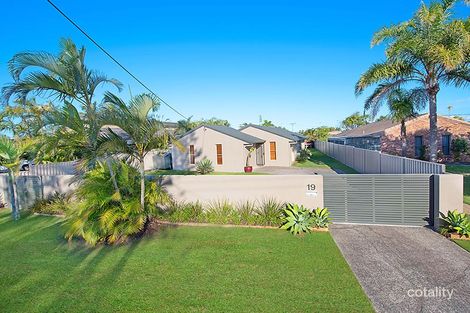 Property photo of 19 Lapoinya Crescent Warana QLD 4575