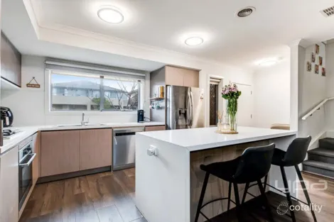 Property photo of 7 Parkfield Walk Westmeadows VIC 3049