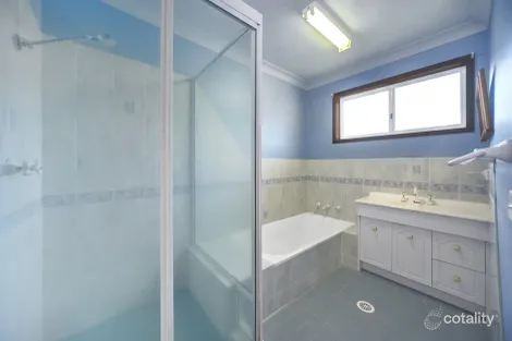 Property photo of 41 Yeovil Drive Bomaderry NSW 2541