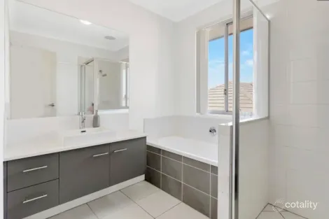 Property photo of 38 Tribeca Circuit Coomera QLD 4209