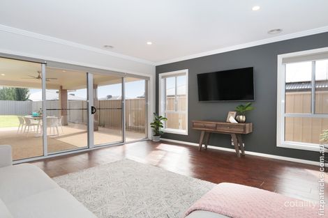 Property photo of 24 Mullagh Crescent Boorooma NSW 2650