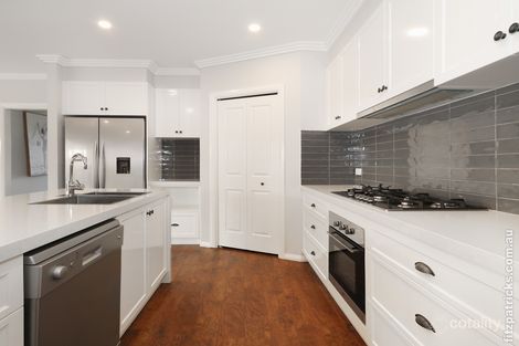 Property photo of 24 Mullagh Crescent Boorooma NSW 2650