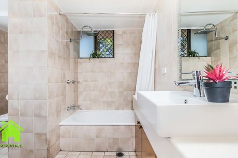 Property photo of 3/67 Gladstone Road Highgate Hill QLD 4101