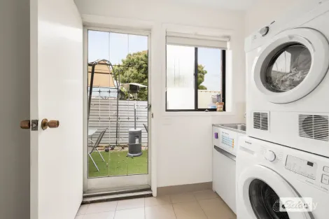 Property photo of 1/1 Skipton Court Wodonga VIC 3690