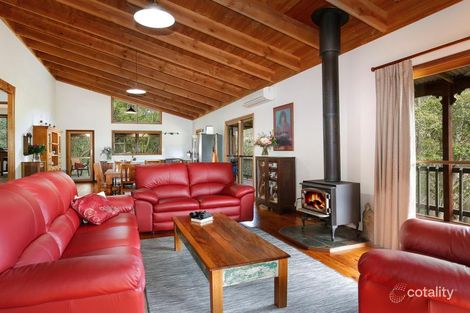 Property photo of 9 Jarrah Crescent Cordeaux Heights NSW 2526