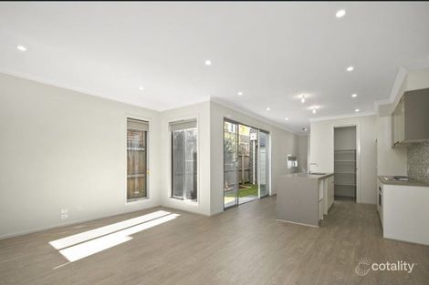 Property photo of 2/11 Noble Street Newtown VIC 3220