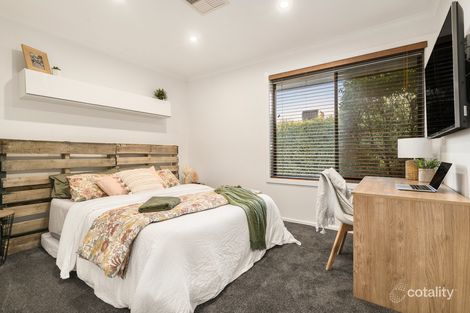 Property photo of 43 Pinehills Drive Greensborough VIC 3088