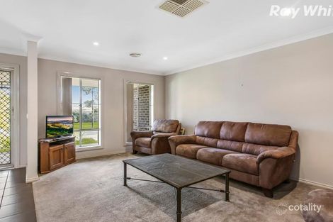 Property photo of 20 Chestnut Chase Pakenham VIC 3810