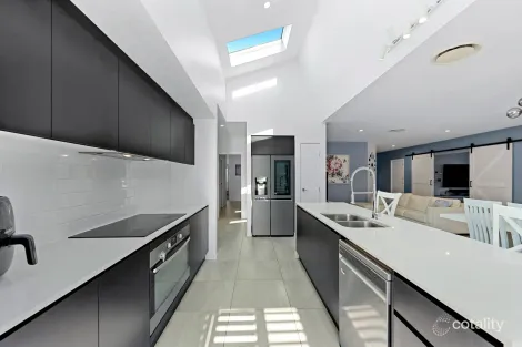 Property photo of 5 Eumeralla Crescent Landsborough QLD 4550
