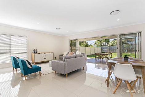 24 Saint Clements Rd, Oxley, QLD 4075