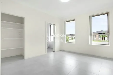 Property photo of 31A Evans Street Oran Park NSW 2570