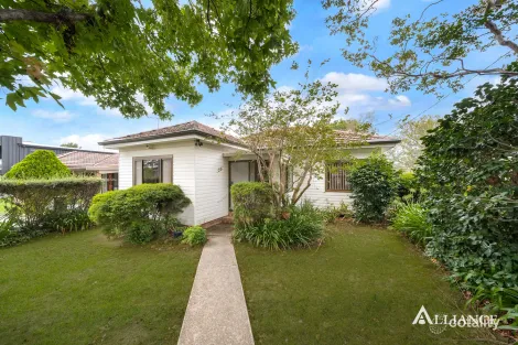 23 Lehn Rd, East Hills, NSW 2213