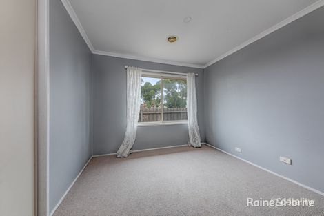 Property photo of 2 Daly Close Sunbury VIC 3429