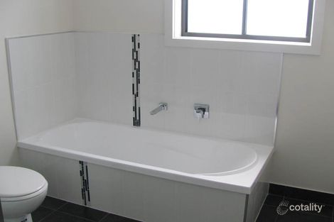 Property photo of 2/5 Travers Court Claremont TAS 7011