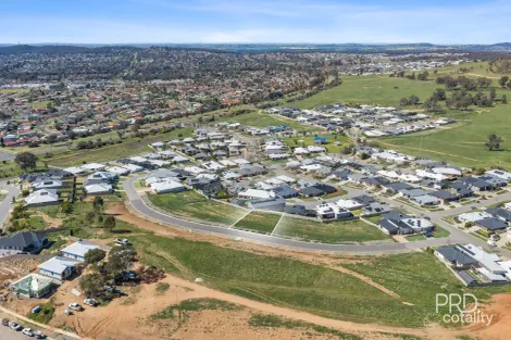 23 Preston Cres, Lloyd, NSW 2650