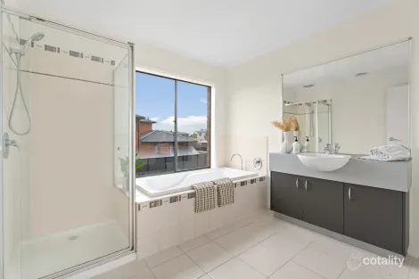 Property photo of 39 Chartwell Crescent Derrimut VIC 3026