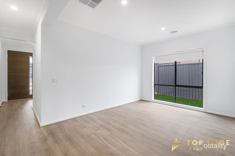 Property photo of 12 Agatha Way Werribee VIC 3030