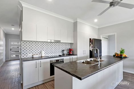 Property photo of 32 Archibald Crescent Nirimba QLD 4551