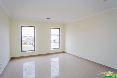 Property photo of 2/13 Dundas Road Wyndham Vale VIC 3024