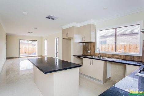 Property photo of 2/13 Dundas Road Wyndham Vale VIC 3024