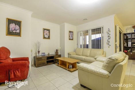 Property photo of 6 Eyre Place Pakenham VIC 3810