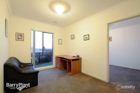 Property photo of 6 Eyre Place Pakenham VIC 3810