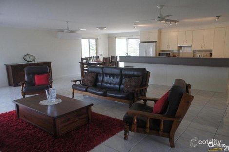 Property photo of 11 Freeman Court Gracemere QLD 4702