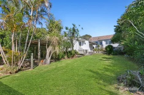 Property photo of 11 Rayner Avenue Narraweena NSW 2099