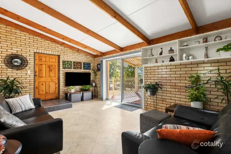 Property photo of 4 Cameron Crescent Glenvale QLD 4350