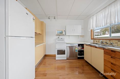 Property photo of 23 Macquarie Road Mannering Park NSW 2259