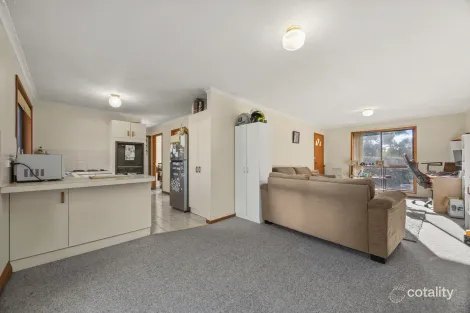 Property photo of 5A/5B Noarlunga Crescent Bonython ACT 2905