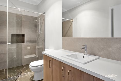Property photo of 86 Treeve Parkway Werribee VIC 3030