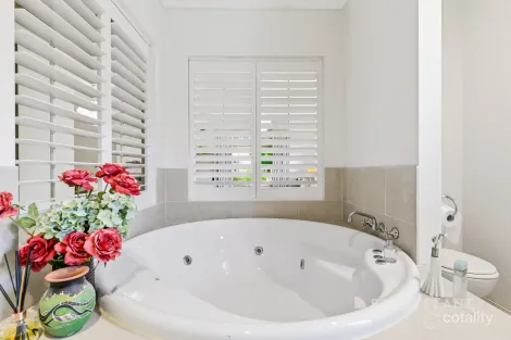 Property photo of 13 Stanhope Avenue Berwick VIC 3806