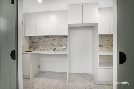 Property photo of 2/39 Milton Avenue Paradise Point QLD 4216