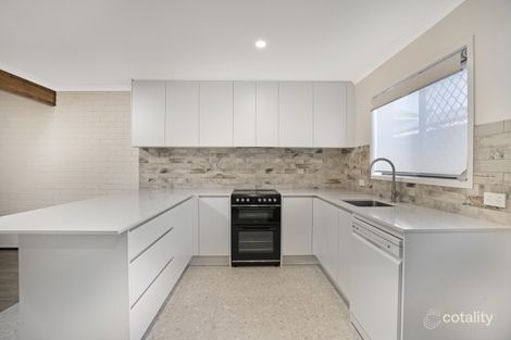 Property photo of 2/39 Milton Avenue Paradise Point QLD 4216