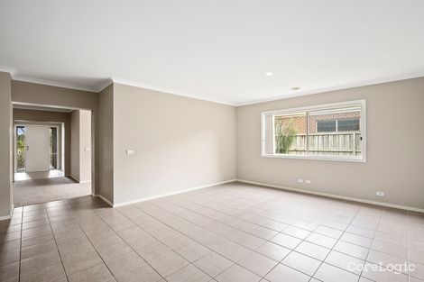 Property photo of 16 Saul Avenue Berwick VIC 3806