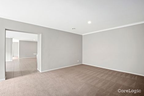 Property photo of 16 Saul Avenue Berwick VIC 3806