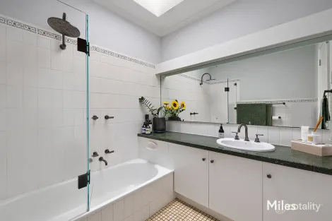 Property photo of 2/84 The Righi Eaglemont VIC 3084