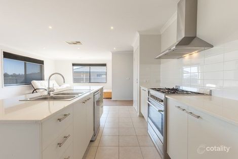Property photo of 6 Adoni Green Yarrawonga VIC 3730