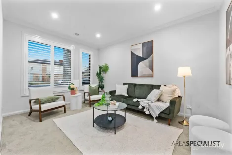 Property photo of 13 Laker Boulevard Clyde North VIC 3978