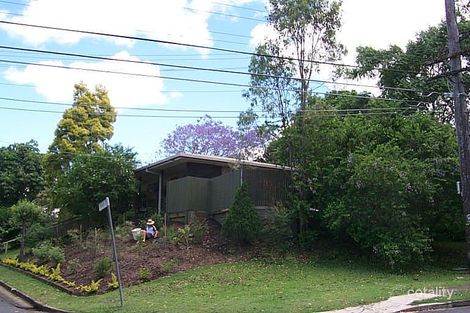 1 Pentlay St, Kenmore, QLD 4069