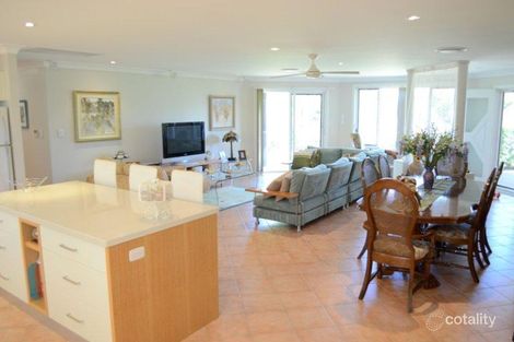 Property photo of 2 Edgewater Close Yamba NSW 2464