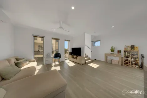 Property photo of 1/7 View Street West Gladstone QLD 4680