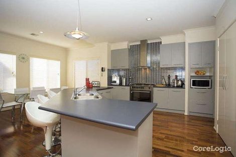 Property photo of 10 Hurlingham Place Caroline Springs VIC 3023