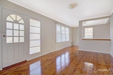 Property photo of 8 Guligal Road Dapto NSW 2530