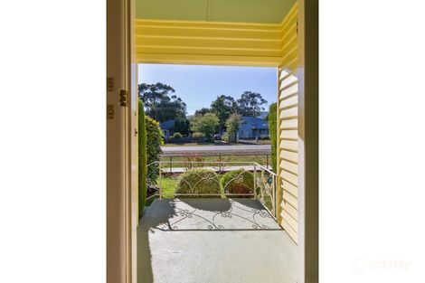 Property photo of 5 Bowen Street Woodend VIC 3442